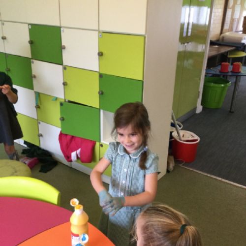 Year 1 have been exploring healthy lifestyles within their science and this week focused on germ spreading and good handwashing.