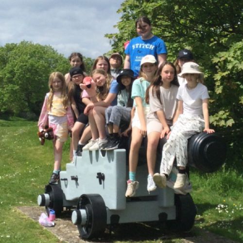 girlsoncannon